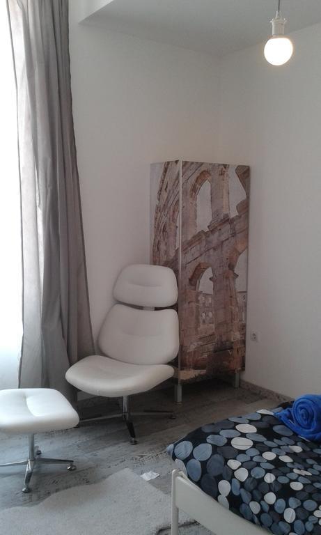 Hostel Ljiljana Pula Buitenkant foto
