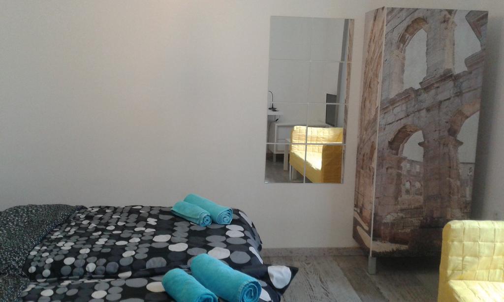 Hostel Ljiljana Pula Buitenkant foto