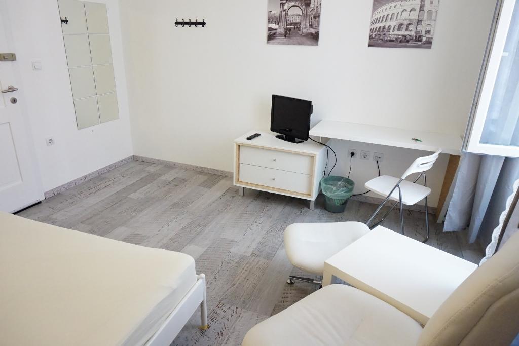 Hostel Ljiljana Pula Buitenkant foto